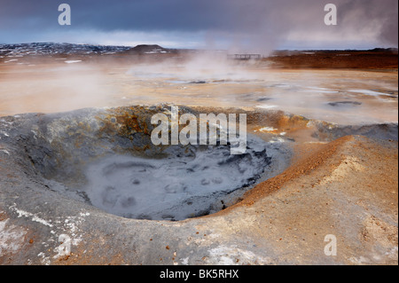 Mudpots zone géothermique à Namaskard (Namafjall-Hverarond), près du lac Myvatn et de Reykjahlid, Nord de l'Islande, Islande Banque D'Images