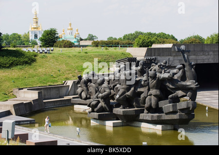 Statue commémorative au musée de la Grande guerre patriotique, la Laure derrière l'église, Kiev, Ukraine, l'Europe Banque D'Images