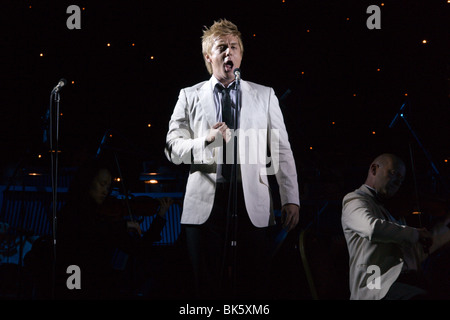 Jonathan Ansell Prom dans Bedford Park Banque D'Images