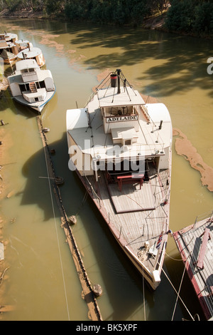 Palette de bois des bateaux à vapeur sur la rivière Murray à Echuca. Le port dispose de la plus grande collection de bateaux à aubes en bois. Banque D'Images