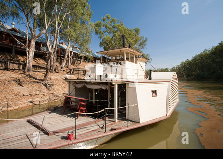 Palette de bois des bateaux à vapeur sur la rivière Murray à Echuca. Le port dispose de la plus grande collection de bateaux à aubes en bois. Banque D'Images