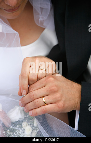 Jeunes mariés, Stes-Maries-de-la-Mer, Bouches-du-Rhône, France, Europe Banque D'Images