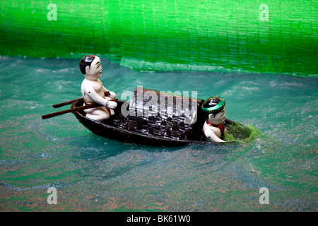 Spectacle de marionnettes sur l'eau dans le musée, Saigon. Banque D'Images