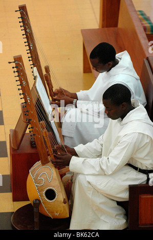 Messe à Keur Moussa monastère bénédictin, Keur Moussa, au Sénégal, en Afrique de l'Ouest, l'Afrique Banque D'Images