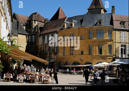 Place de la liberté dans la vieille ville, Sarlat, Dordogne, France, Europe Banque D'Images