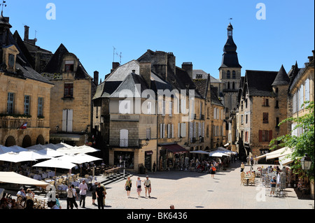 Place de la liberté dans la vieille ville, Sarlat, Dordogne, France, Europe Banque D'Images