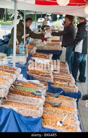 Marché italien à Walton-on-Thames, Surrey, Angleterre, Royaume-Uni, Europe Banque D'Images