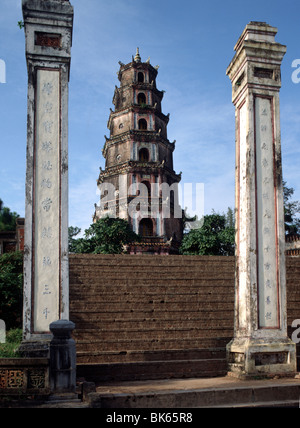 La pagode de Thien Mu, Site du patrimoine mondial de l'UNESCO, Hue, Vietnam, Indochine, Asie du Sud-Est, l'Asie Banque D'Images