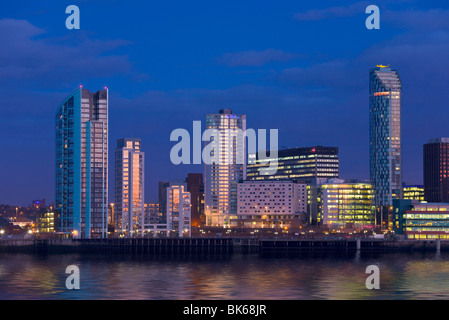 Au bord de l'horizon et la nuit, Liverpool, Merseyside, Angleterre Banque D'Images