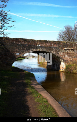 Pont sur le Canal Trent et Mersey dans Cheshire UK Banque D'Images