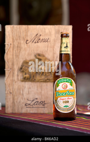 Une bouteille de bière beerlao, du Laos Banque D'Images