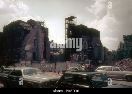La démolition de l'église de saint Alphonse de Liguori sur West Broadway New York à Soho est vu en août 1981 Banque D'Images