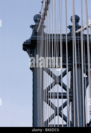 New York City's Manhattan Bridge tower détail. Banque D'Images