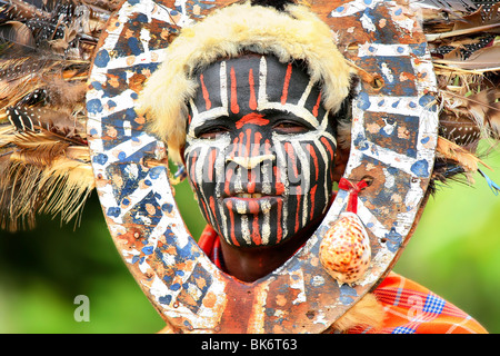 Portrait d'un homme africain avec traditionnellement peints face Banque D'Images