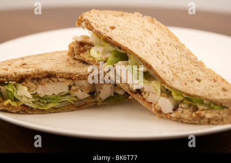 Sandwich au poulet rôti salade Banque D'Images