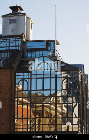 Reflet de l'Ancienne Douane, Neptune Quay, Ipswich, Suffolk Banque D'Images