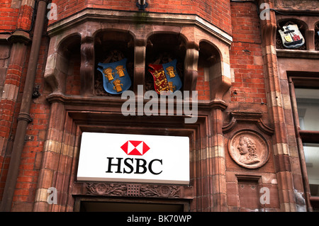 Signe de la HSBC sur mur Banque D'Images
