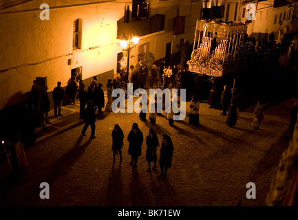 Une statue en bois de Vierge de la douleur est effectuée au cours d'une procession de la Semaine Sainte de Pâques dans la ville de espera, Cádiz, Andalousie, Espagne Banque D'Images