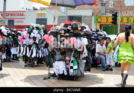 Chapeau coloré dans le centre de Medellin du marché Banque D'Images