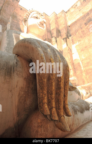 Sukhothai en Thaïlande, giant, Bouddha, statue à Wat Sri Chum Banque D'Images