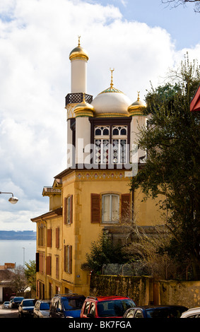 Mosquée avec minarets ; Neuchâtel, Suisse. Charles Lupica Banque D'Images