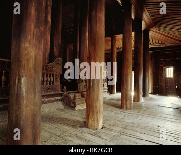 Bagaya Kyaung monastère datant du début du xxe siècle, tout en bois, Ava, Myanmar (Birmanie), l'Asie Banque D'Images