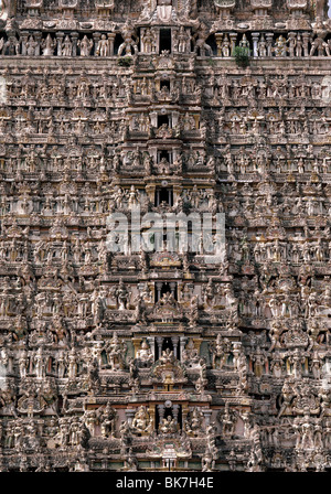 L'énorme gopuram du temple de période Nayak dans Ramasvami Kumbakonam, Tamil Nadu, Inde, Asie Banque D'Images