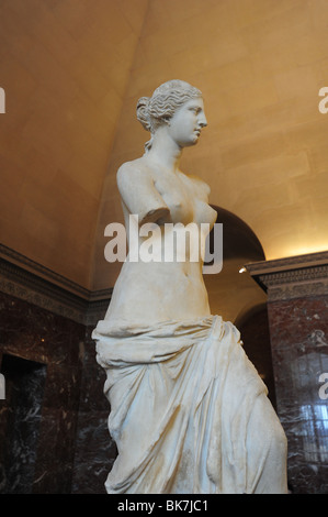 France Paris Louvre Museum art Vénus de Milo statue grecque antique sculpture Aphrodite déesse de l'amour Banque D'Images
