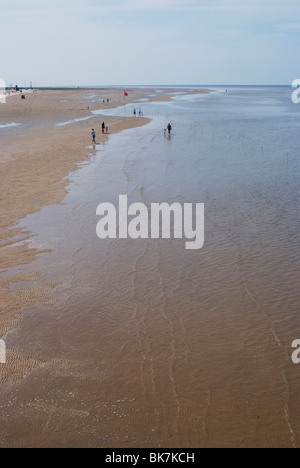 Plage près de jetée à Southport, Merseyside, Angleterre, Royaume-Uni, Europe Banque D'Images