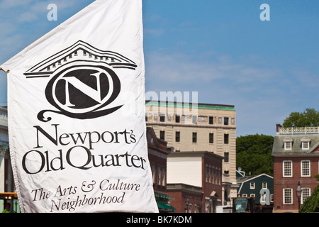 Drapeau pour le vieux quartier de Newport à l'angle de la rue Thames et Washington Square, Newport, Rhode Island, USA Banque D'Images