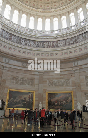 Washington DC,Etats-Unis Capitole des Etats-Unis,Rotunda,histoire,gouvernement,frise,dôme,peintures,remise du général John Burgoyne,Déclaration d'indépendance Banque D'Images