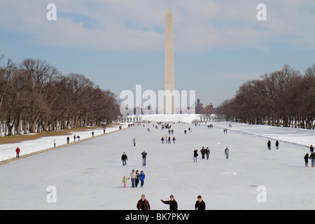 Washington DC Washingto, D.C., West Potomac Park, National Mall and Memorial Parks, The Reflecting Pool, Washington Monument View from Lincoln Memorial ste Banque D'Images