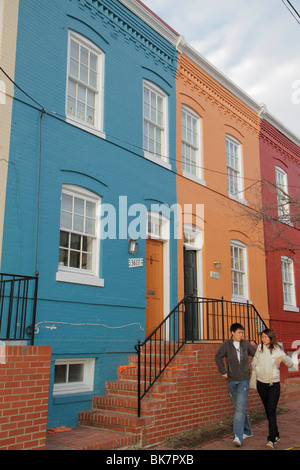 Washington DC Washingto,D.C.,Georgetown,Prospect Street,quartier historique,maisons en rangée,ville universitaire,gentrification,asiatique asiatique ethnigigra Banque D'Images