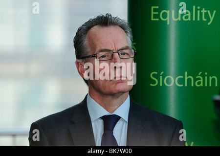 Gerry Kelly, député provincial de Sinn Fein, Belfast Nord et ministre junior dans l'Assemblée d'Irlande du Nord Banque D'Images