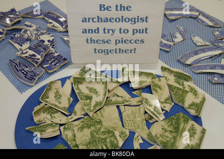 Alexandria Virginia,Old Town,Alexandria Archaeology Museum,science,humanités,passé,artefact,poterie,morceaux cassés,fragment,exposition interactive Banque D'Images