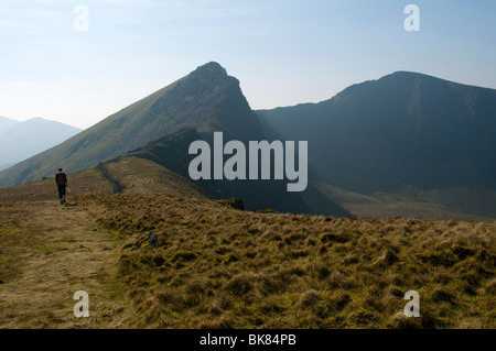 Mynydd Drws-y-coed et Ddysgl Bostn y de Y Garn, Nantlle Ridge, Snowdonia, le Nord du Pays de Galles, Royaume-Uni Banque D'Images