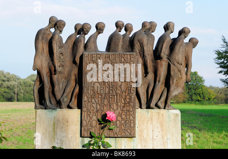 Mémorial pour commémorer la mort de mars de l'détenus des camps de concentration de Dachau en 1945, Achmuehle Wolfratshau, Bad Toelz Banque D'Images