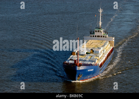 Navire de fret général sur le canal de Kiel, Kiel, Schleswig-Holstein, Allemagne, Europe Banque D'Images