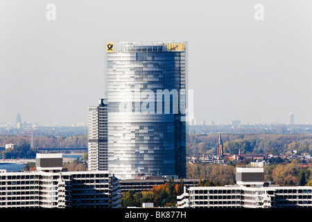 Vue depuis le château de Godesburg à la Post Tower de Bonn, à Cologne dans la distance, Nordrhein-Westfalen, Germany, Europe Banque D'Images