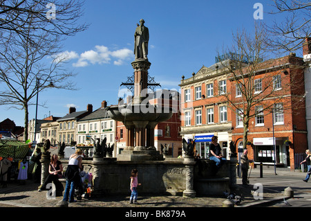 La fontaine de la Place du marché, Devizes, Wiltshire, Angleterre, Royaume-Uni Banque D'Images