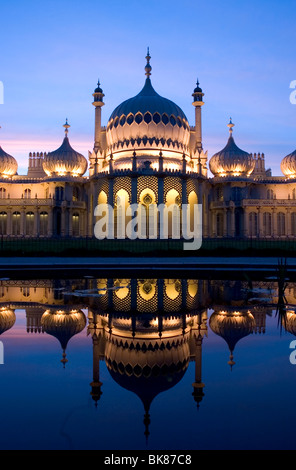 Brighton Royal Pavilion at Dusk Banque D'Images