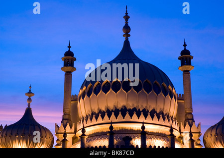 Brighton Royal Pavilion at Dusk Banque D'Images