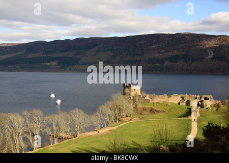 Le Château d'Urquhart, le Loch Ness, en Ecosse. Banque D'Images