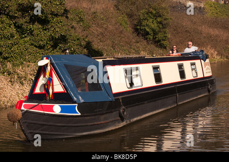 Bateau étroit sur Rochdale Canal, Sowerby Bridge, West Yorkshire Banque D'Images