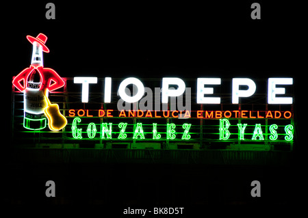 Tio Pepe Sherry, la publicité sur un immeuble situé à la Puerta del Sol, Madrid, Espagne, Péninsule ibérique, Europe Banque D'Images