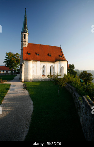 Chapelle extérieure à Burghausen château dominant la rivière Salzach dans l'avion, Bavaria, Germany, Europe Banque D'Images