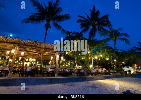Restaurant sur Ray Leh West Beach, Krabi, Thaïlande, Asie Banque D'Images