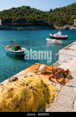 Assos, Kefalonia - l'un des plus jolis villages côtiers en Grèce Banque D'Images