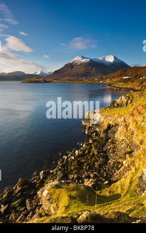 Les Braes sont un groupe de villages près de Portree sur l'île de Skye. Dans la distance sont les montagnes Cuillin. Banque D'Images