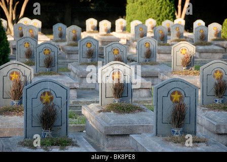 Première Guerre d'Indochine 1954, des pierres tombales de soldats Viêt-minh, cimetière militaire, Dien Bien Phu, Vietnam, Asie du Sud-Est, un Banque D'Images